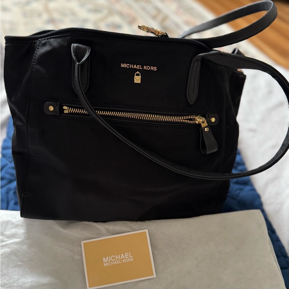 Black Michael Kors shoulder bag